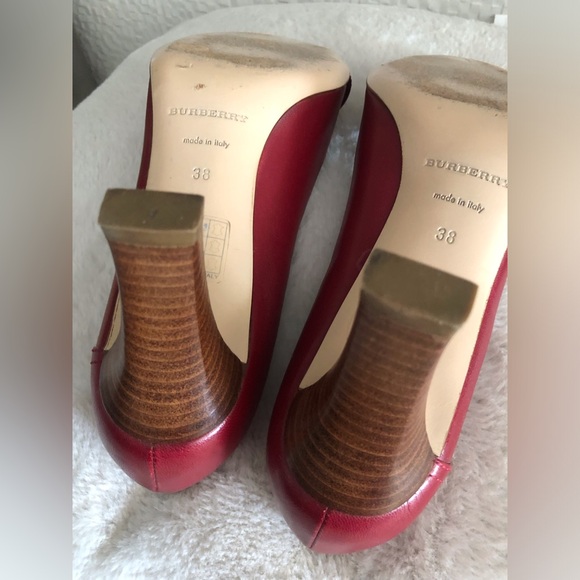 **FINAL!!<Burberry Buckle Embellished Pumps/Heels - Sz 38 - Picture 7 of 11